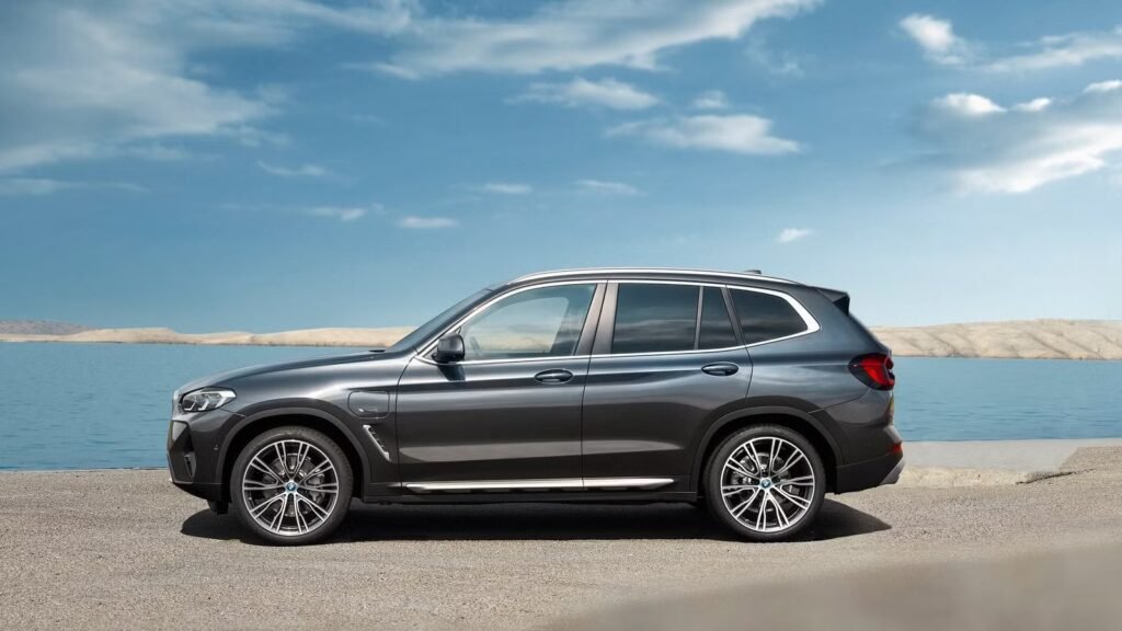 Why luxury buyers are ditching new crossovers for this depreciated German SUV