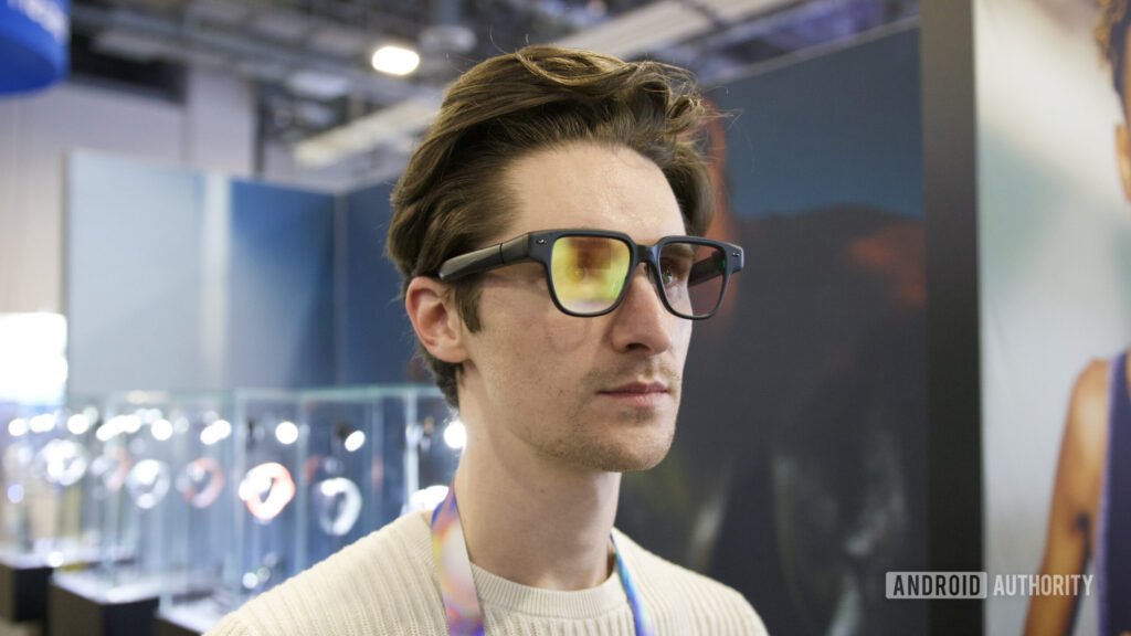Lawmakers push for mandatory smart glasses recording lights