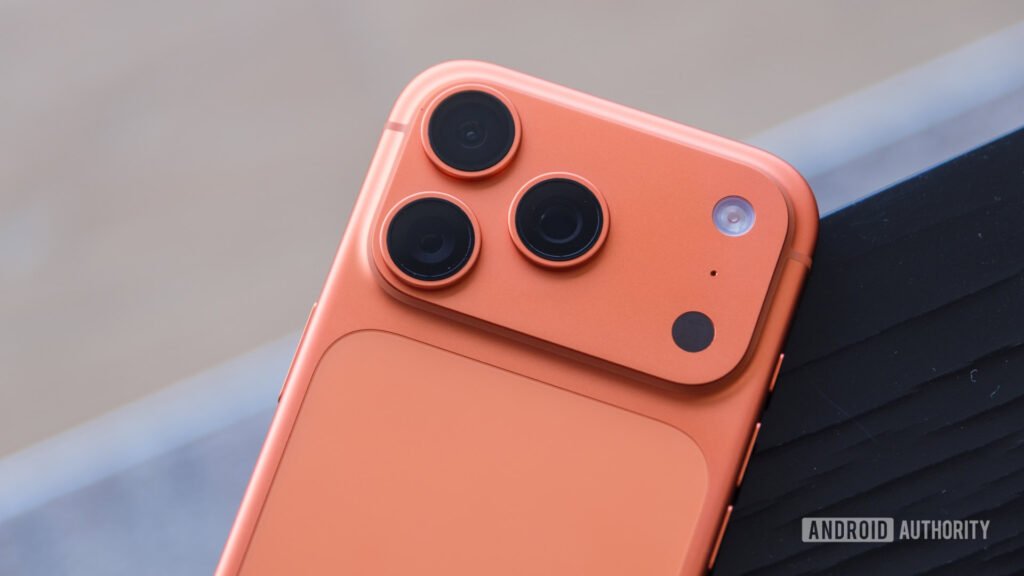 Apple's new Siri camera trick is giving strong Google Lens vibes